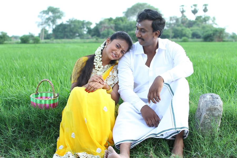 En Kadhali Seen Podura Fresh Images.