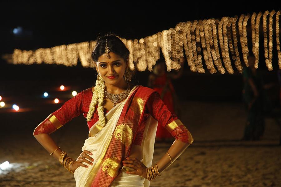 En Kadhali Seen Podura Fresh Images.