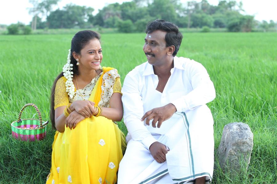 En Kadhali Seen Podura Fresh Images.
