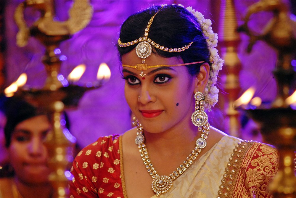 Aina Ishtam Nuvvu Telugu Movie Stills | Nawin Vijay Krishna, Keerthi Suresh, Chandini Chowdary