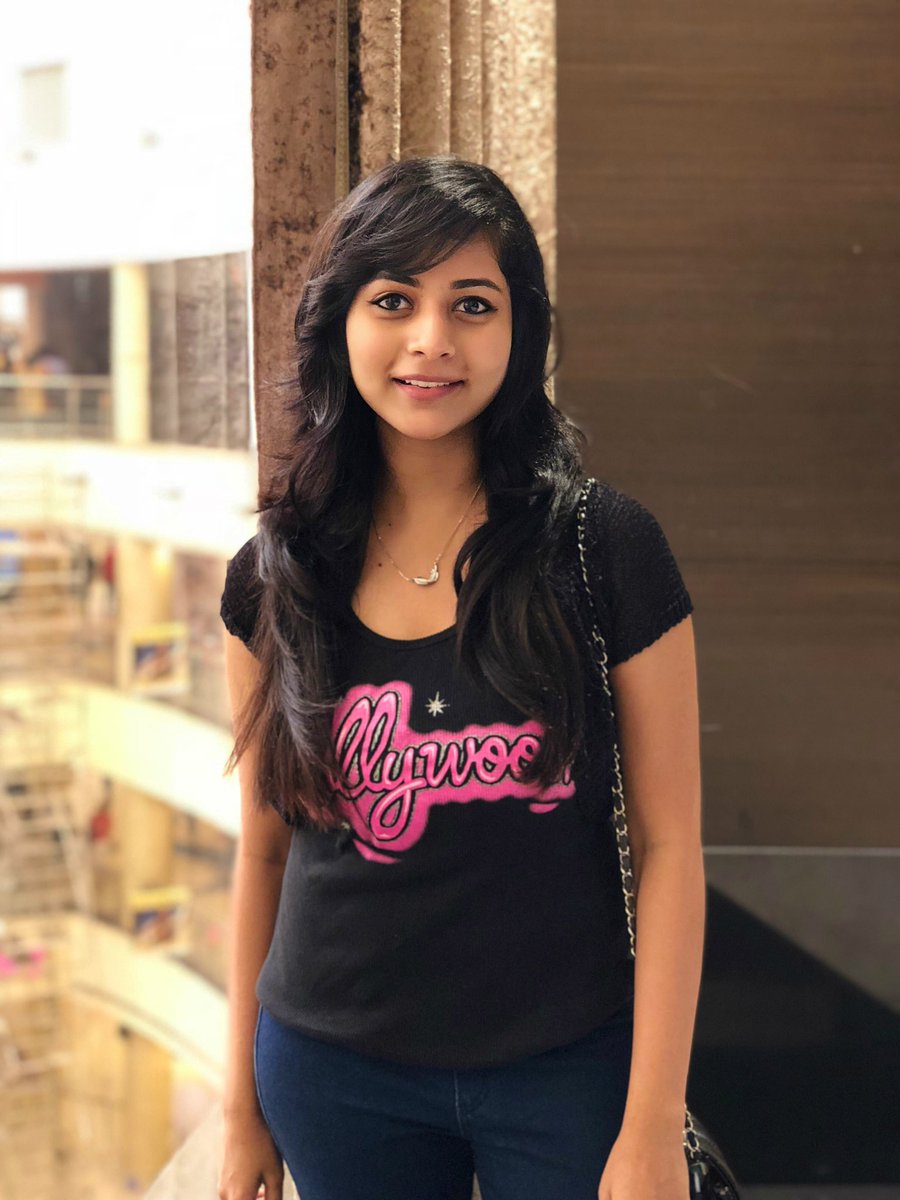 Suza Kumar glamorous pictures.