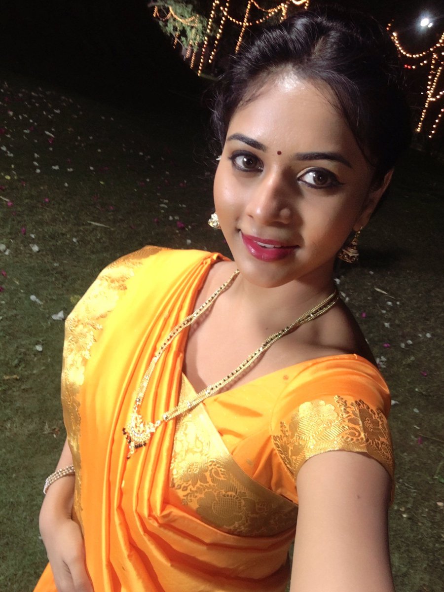 Suza Kumar glamorous pictures.