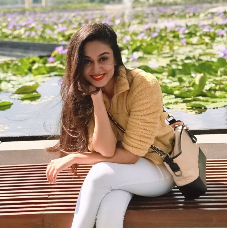 Aishwarya Arjun Sizzling Pics.