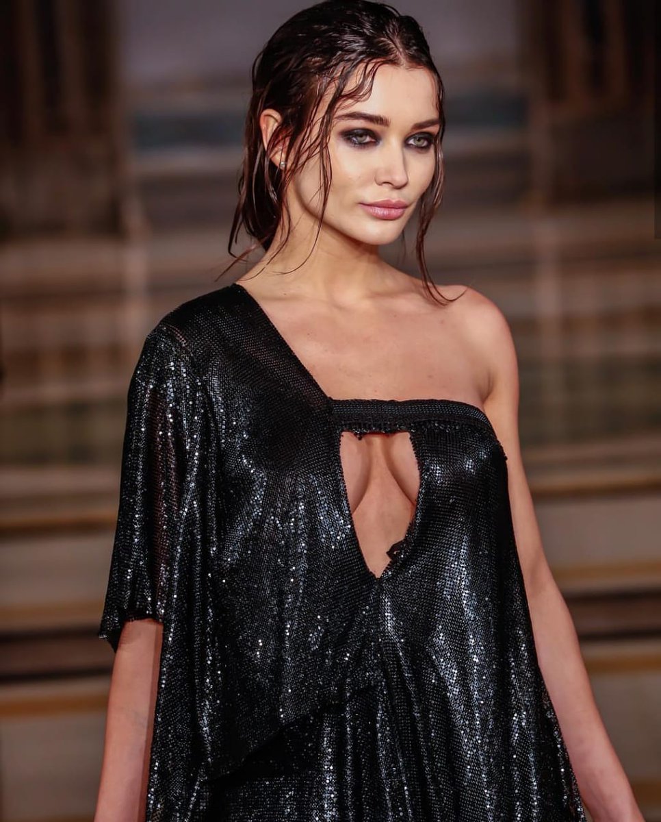 Amy Jackson Dazzling Stills.