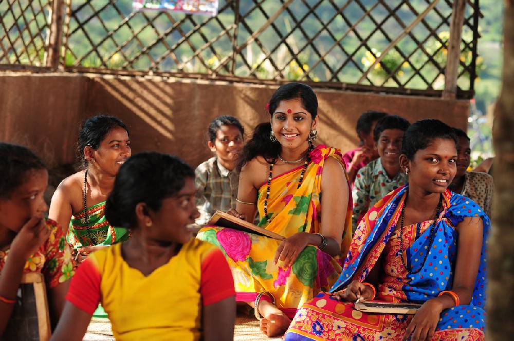 Hithudu Telugu Movie Stills | Meera Nandan