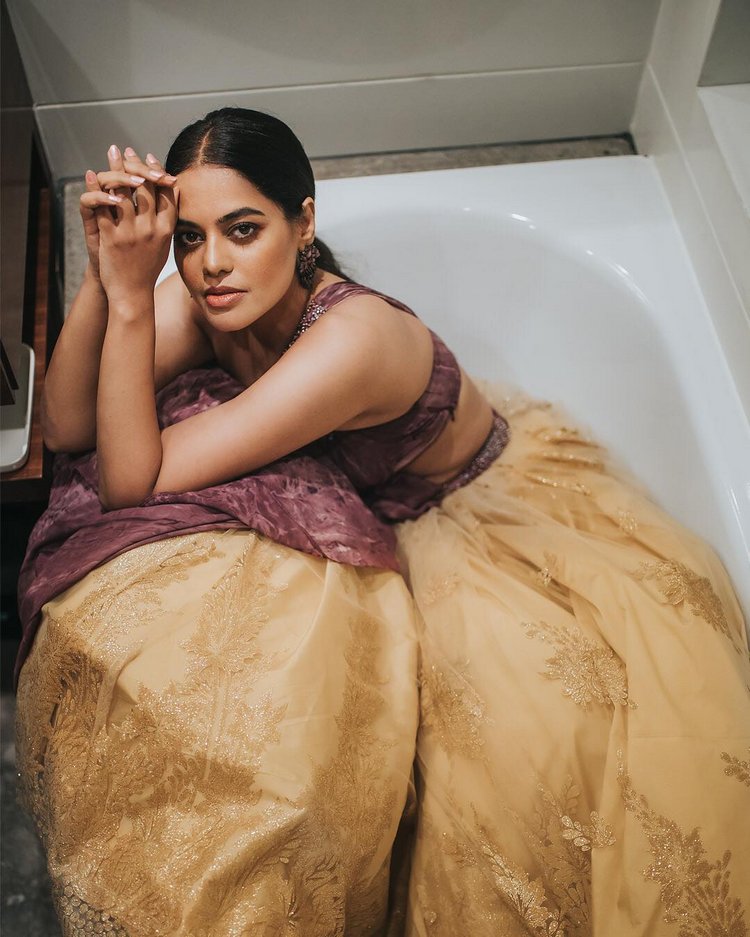 Bindu Madhavi New Stills.