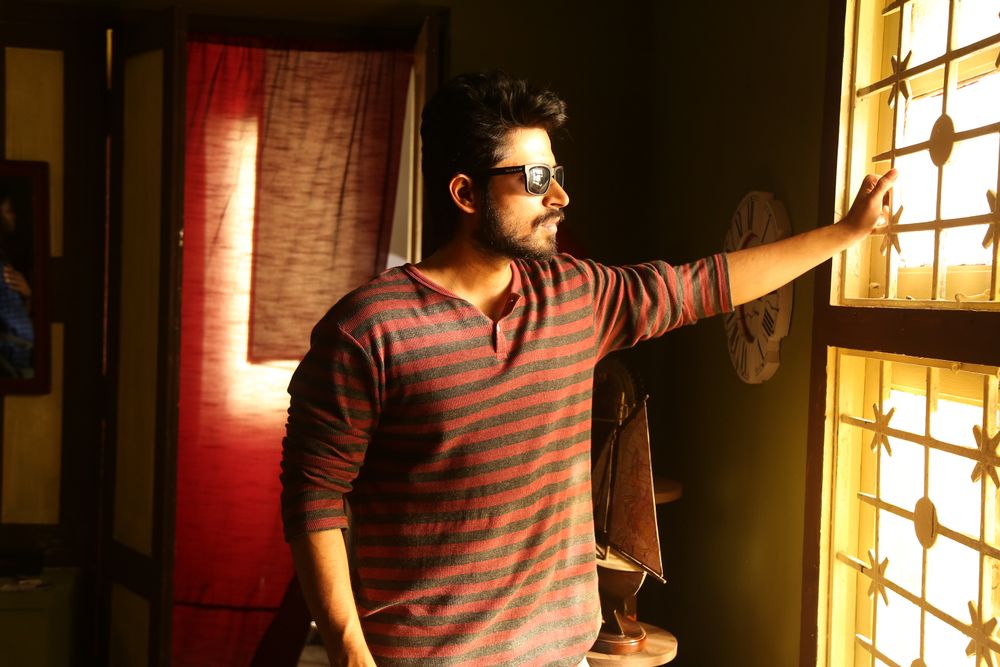 Ispade Rajavum Idhaya Raniyum Latest Stills.