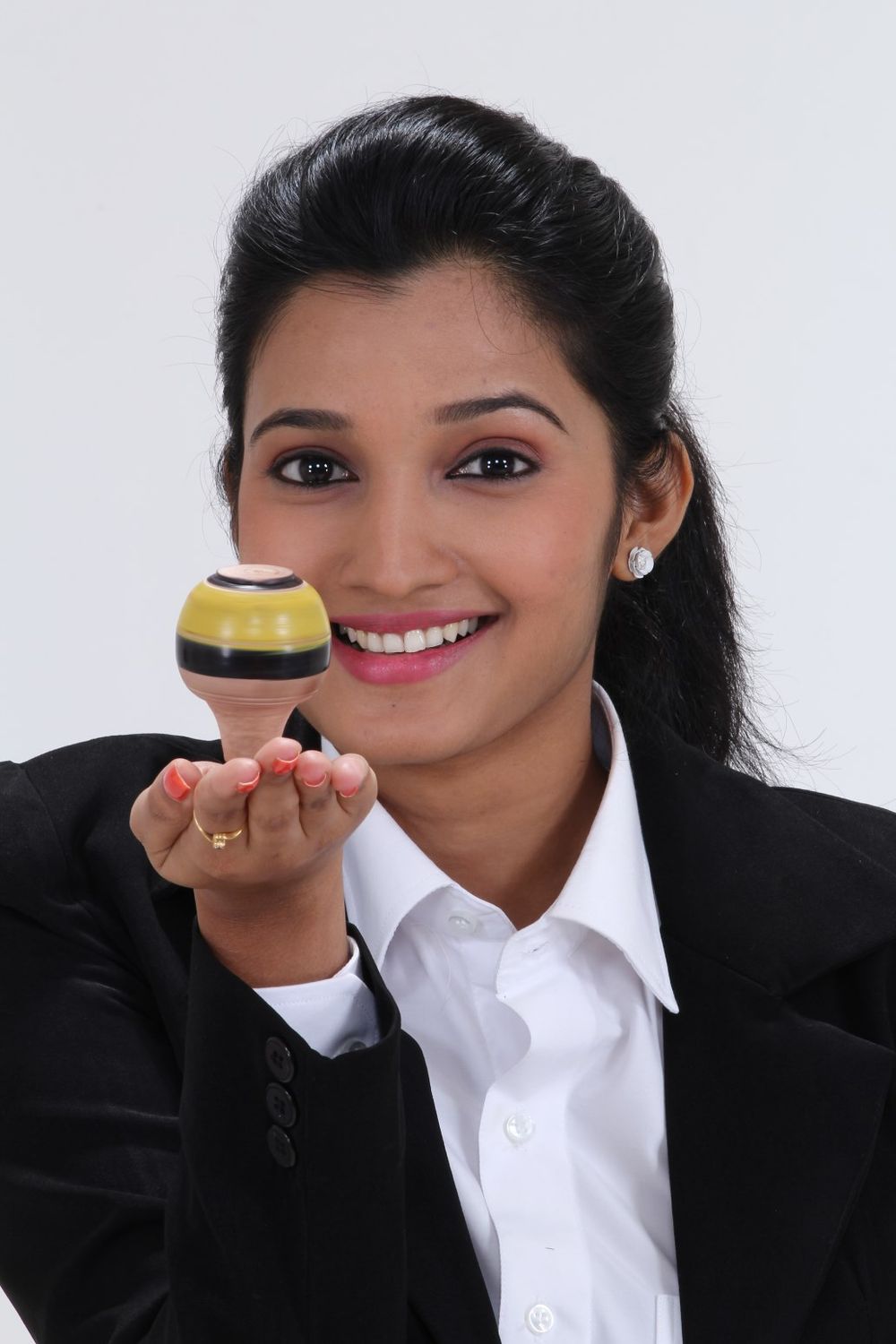 Gilli Bambaram Goli Latest Stills.