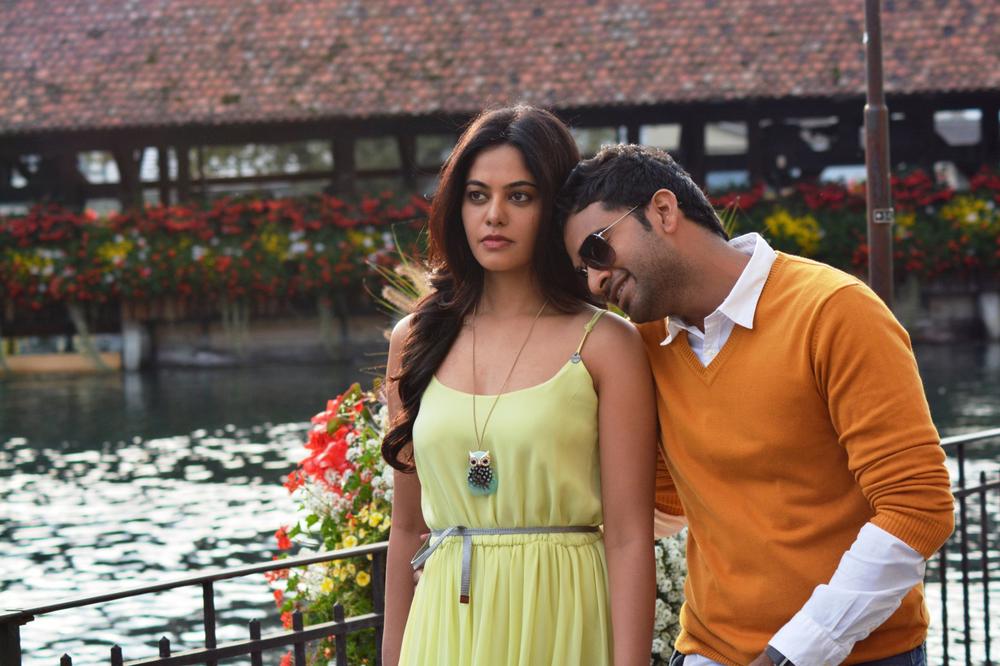 Savaale Samaali Tamil Movie Stills | Ashok Selvan, Bindu Madhavi