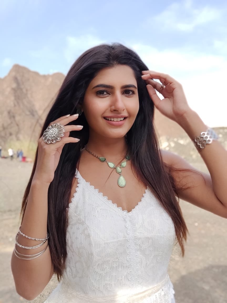 Ashima Narwal Eye Pooping Pics.