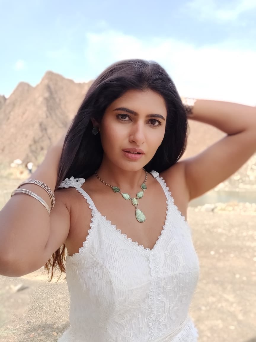 Ashima Narwal Eye Pooping Pics.