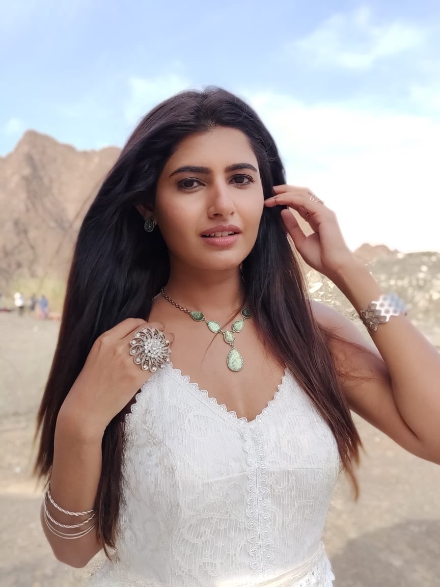 Ashima Narwal Eye Pooping Pics.