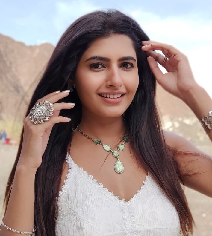 Ashima Narwal Eye Pooping Pics.