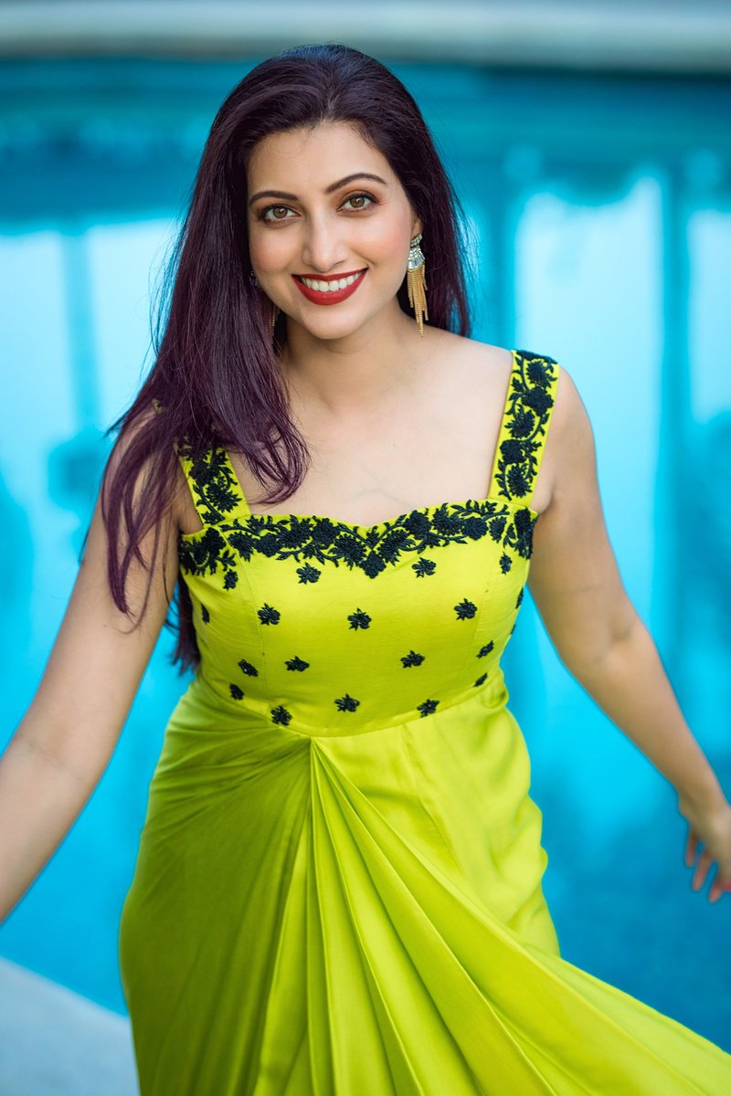 Hamsa Nandini Sizzling Stills.