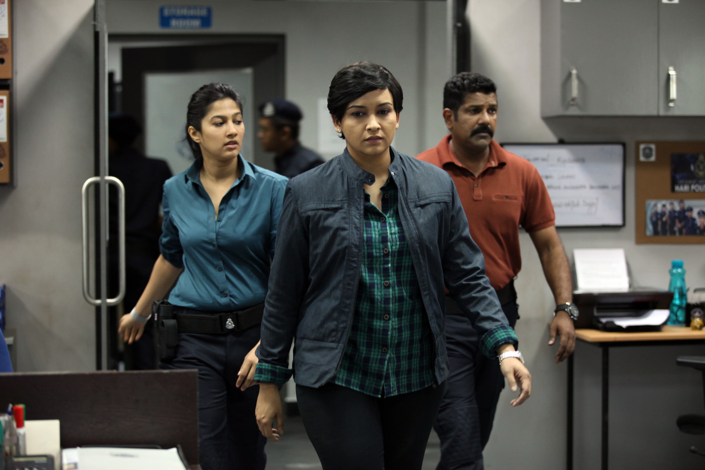 Kadaram Kondan Exclusive Images.