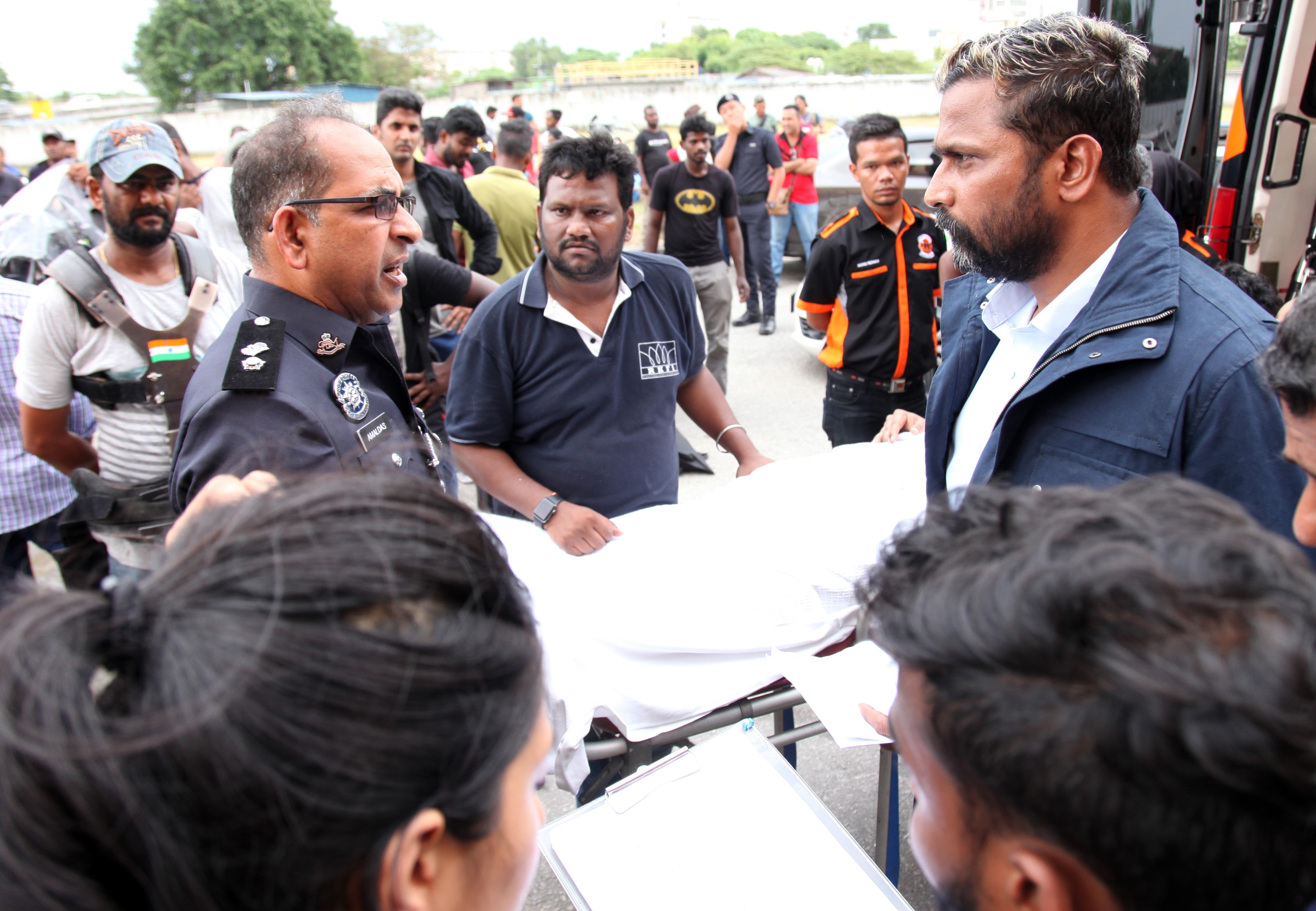 Kadaram Kondan Exclusive Images.