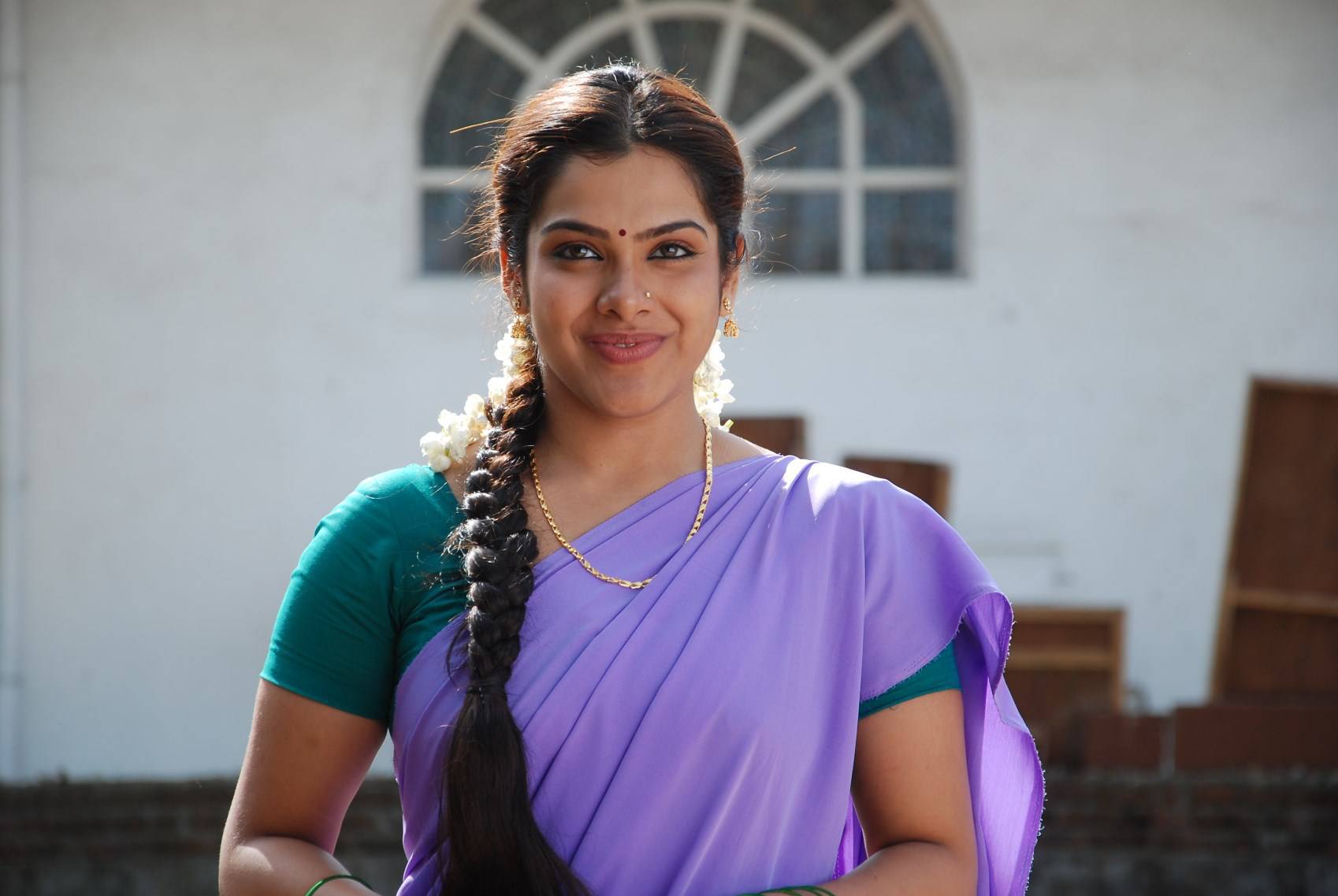 Veri (Thimiru 2) Tamil Movie Stills | Sandhya