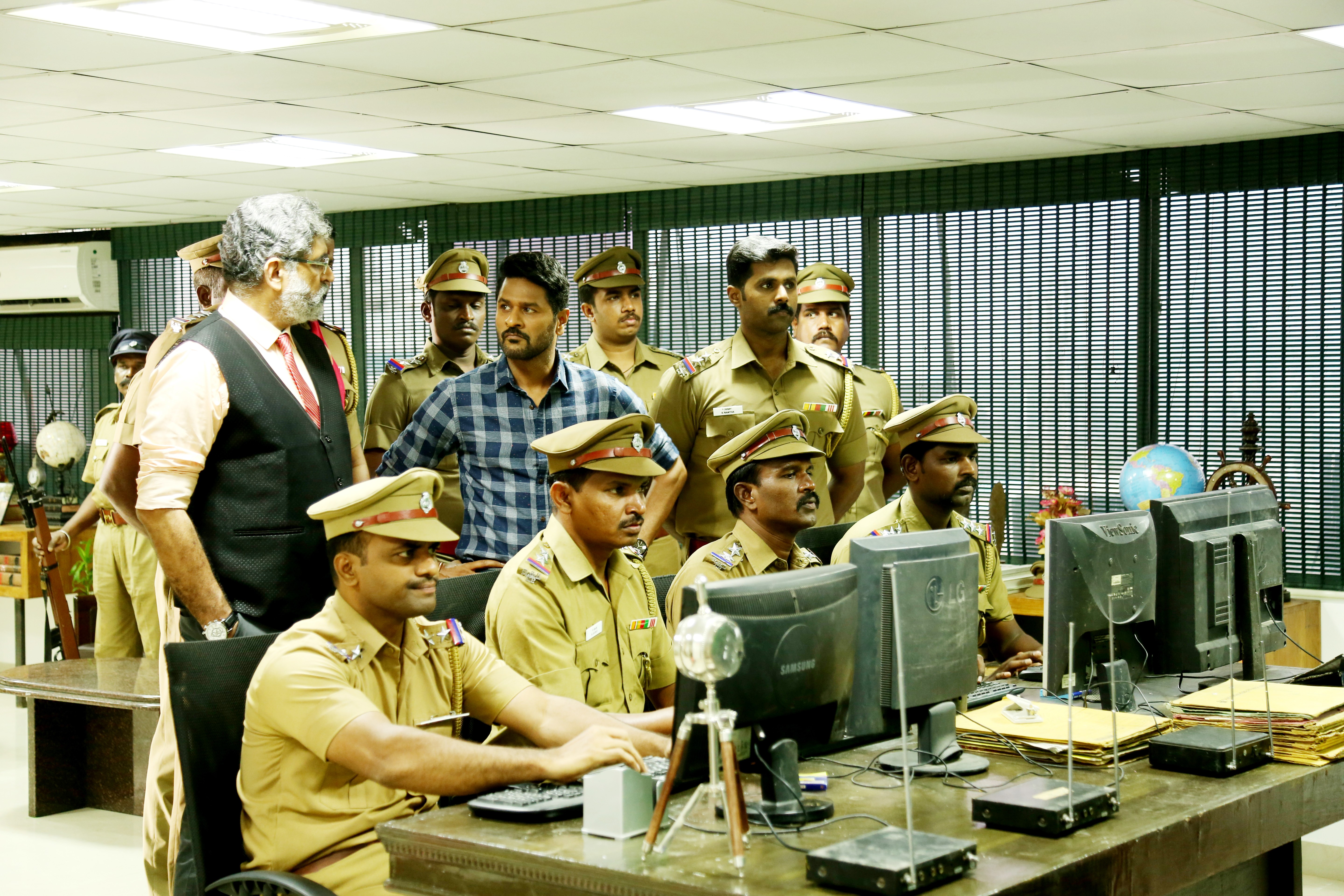 Pon Manickavel Stills.