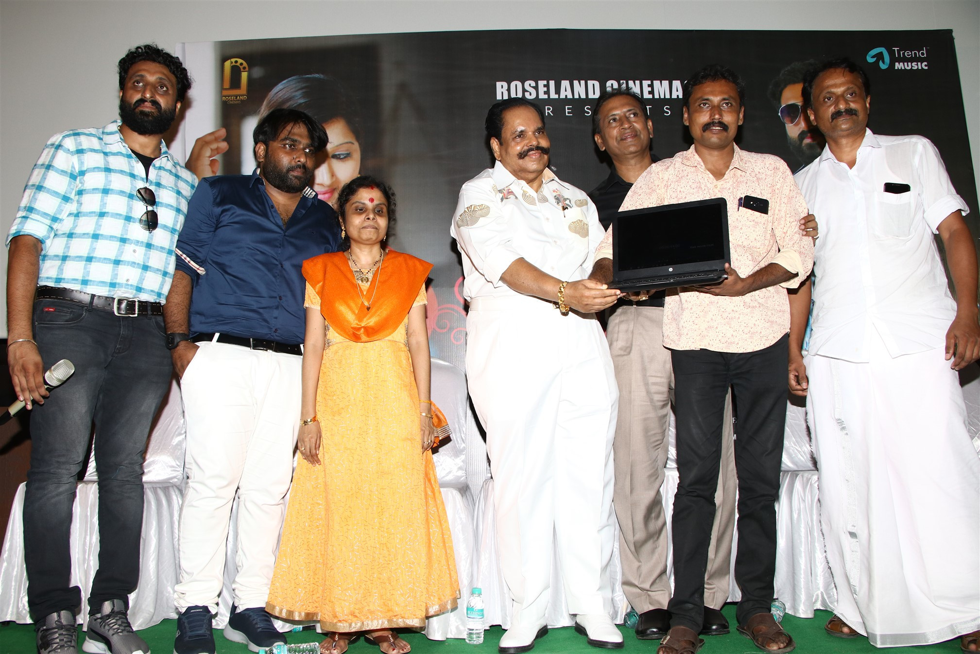 Ithu En Kaadhal Puthagam Audio Launch Photos.