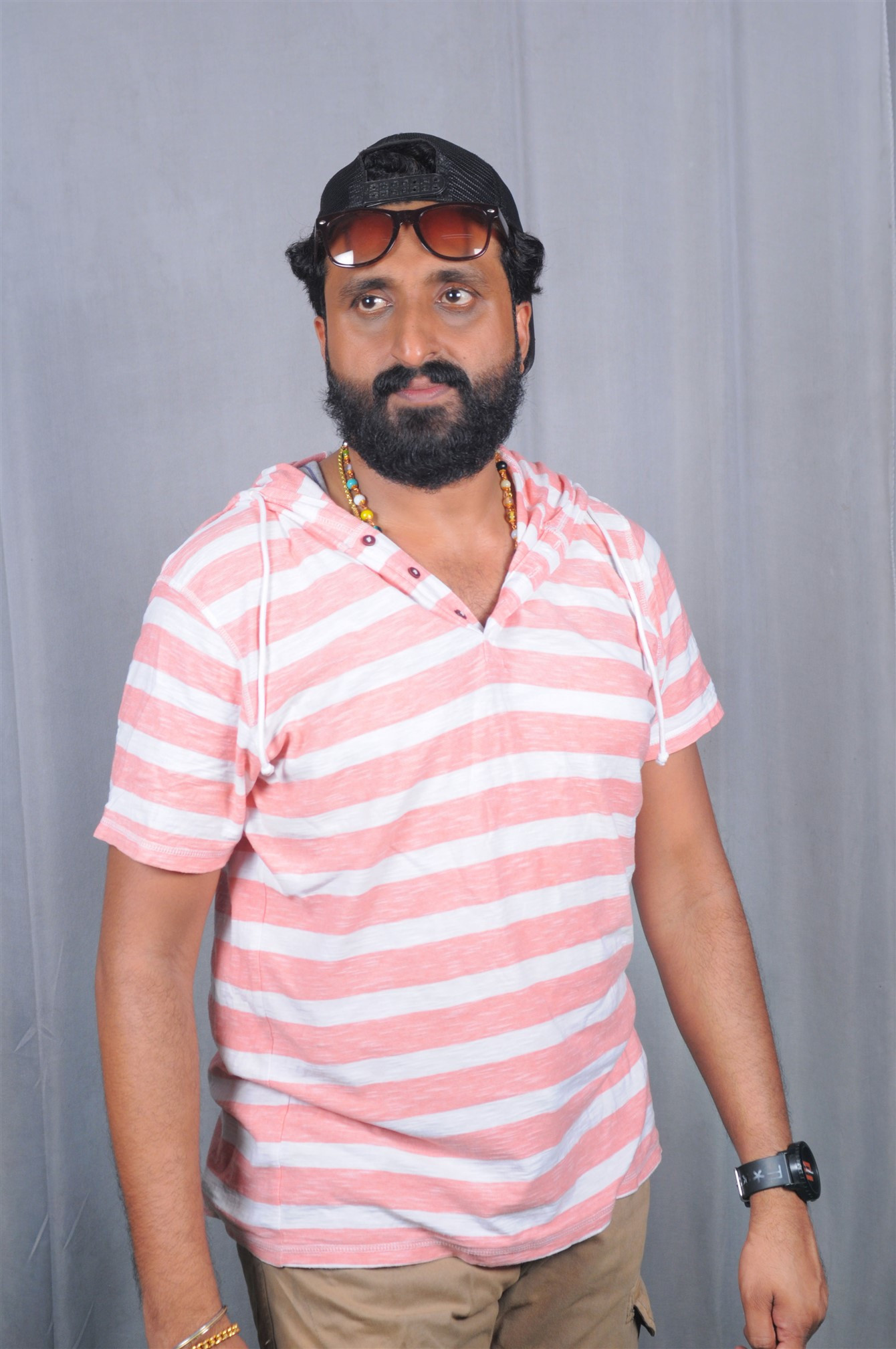 Ithu En Kaadhal Puthagam New Photos.