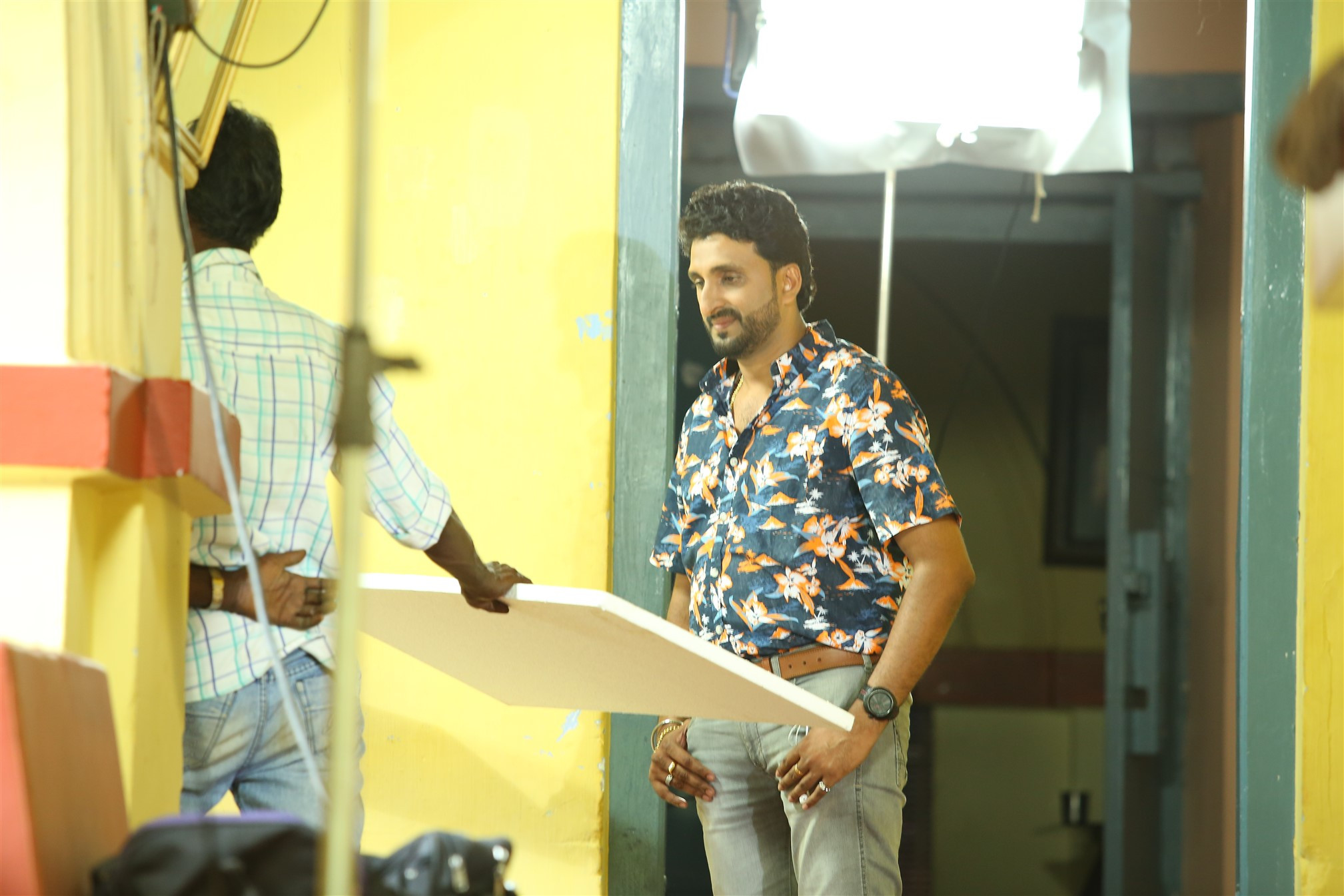 Ithu En Kaadhal Puthagam New Photos.