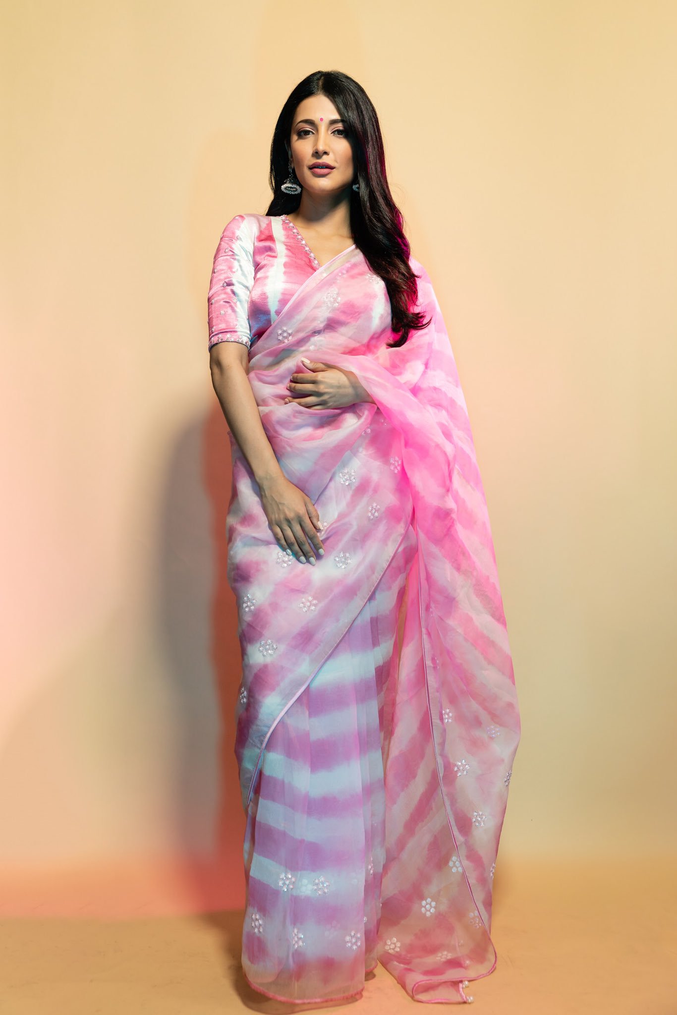 Shruti Haasan Eye Popping Images.