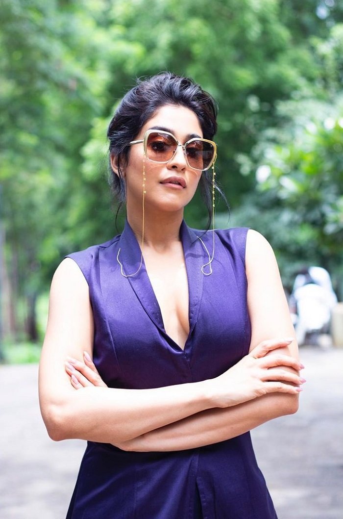 Regina Cassandra Stunning Photos.