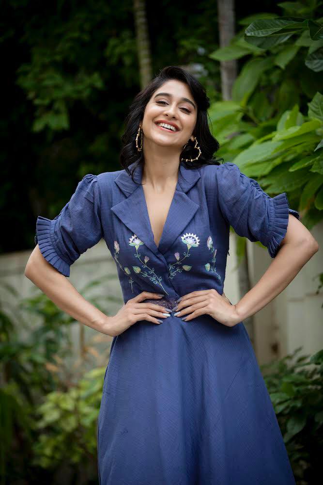 Regina Cassandra Stunning Photos.