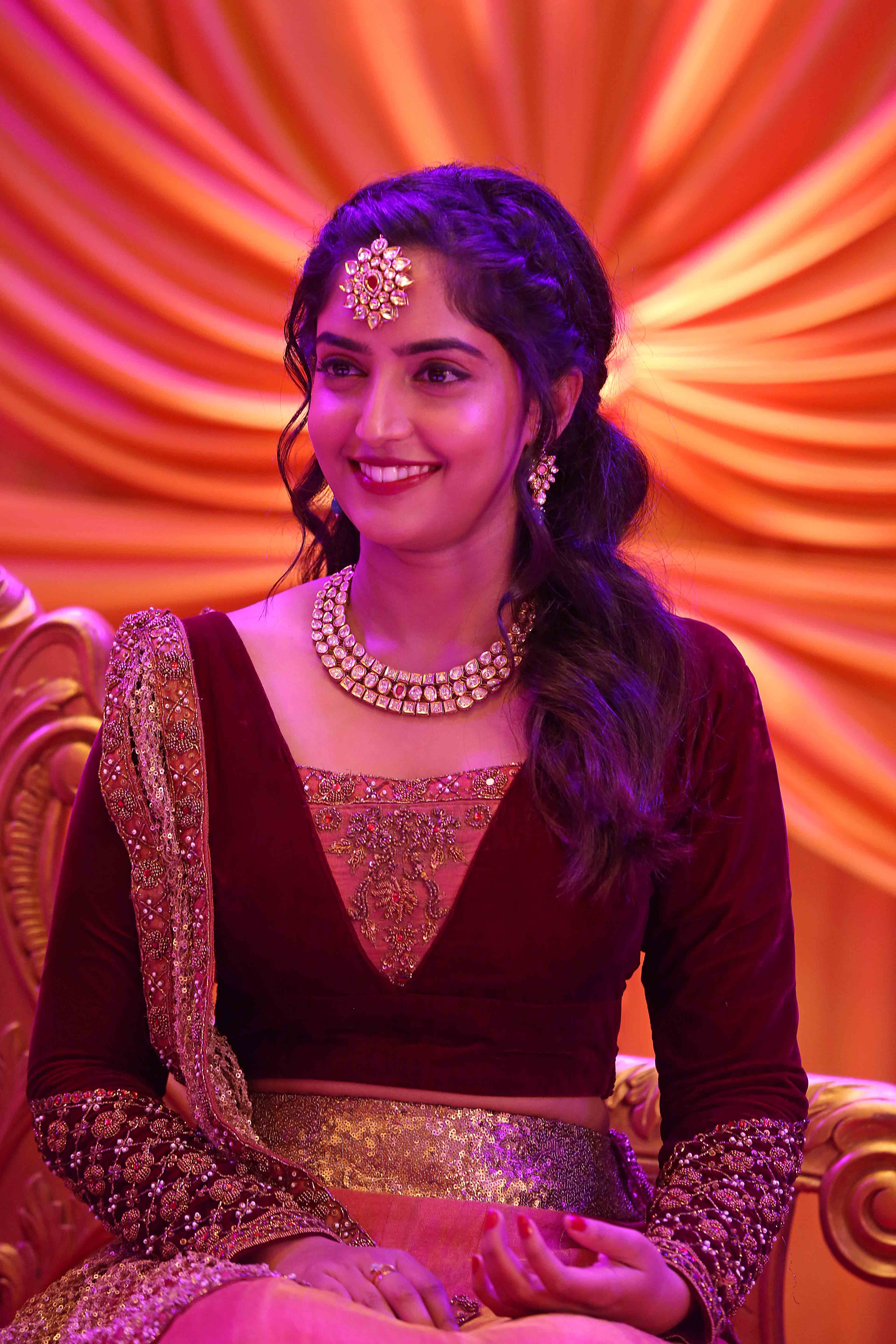 Dhanusu Raasi Neyargale Fresh Pictures.