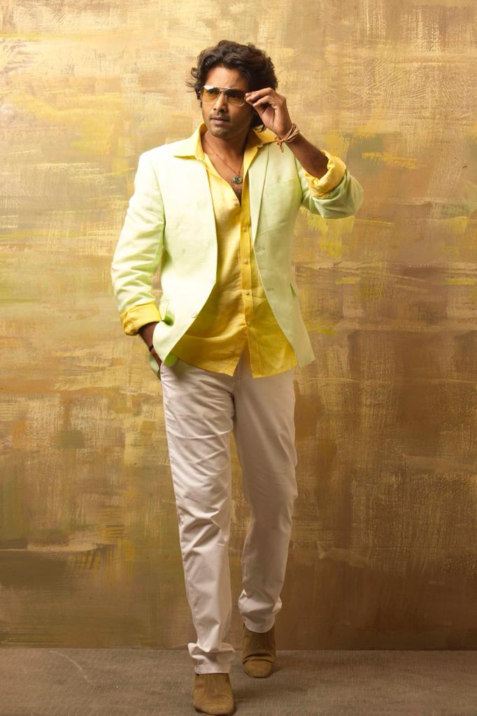 Paambaattam Latest Stills.