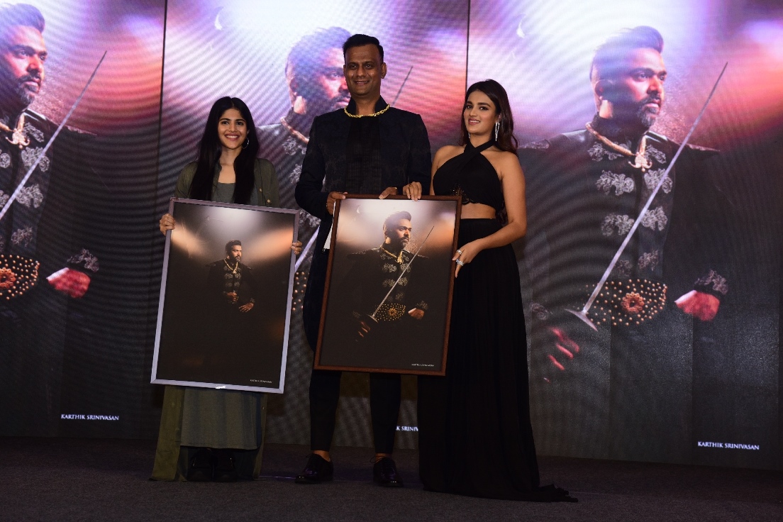 Latest photos of Celebrity photographs.