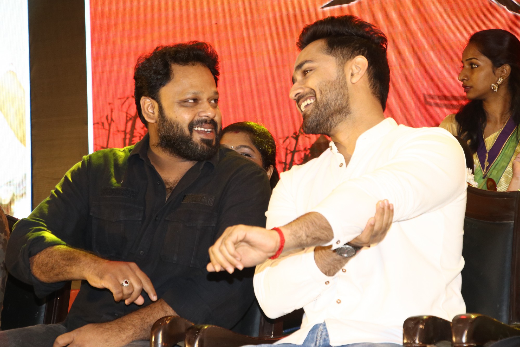 Vaanam kottatum team Latest Images.