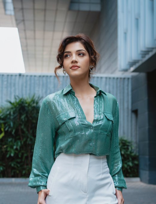 Amazing Stills of Mehreen Pirzada.