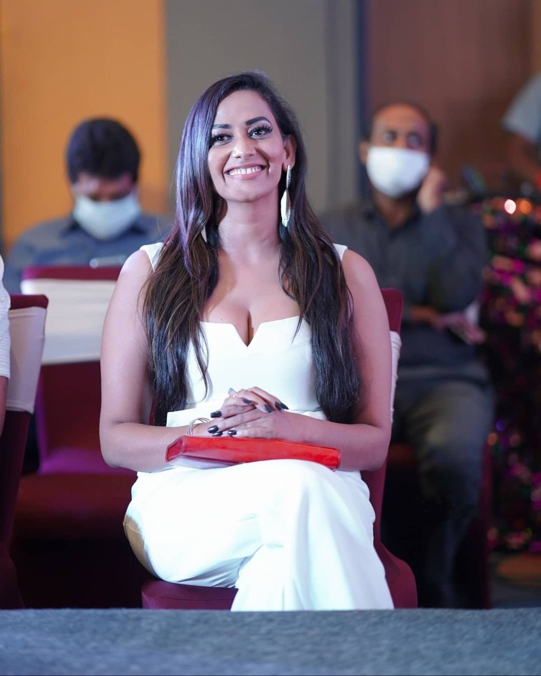 Sanjana Singh Gorgeous Pics.