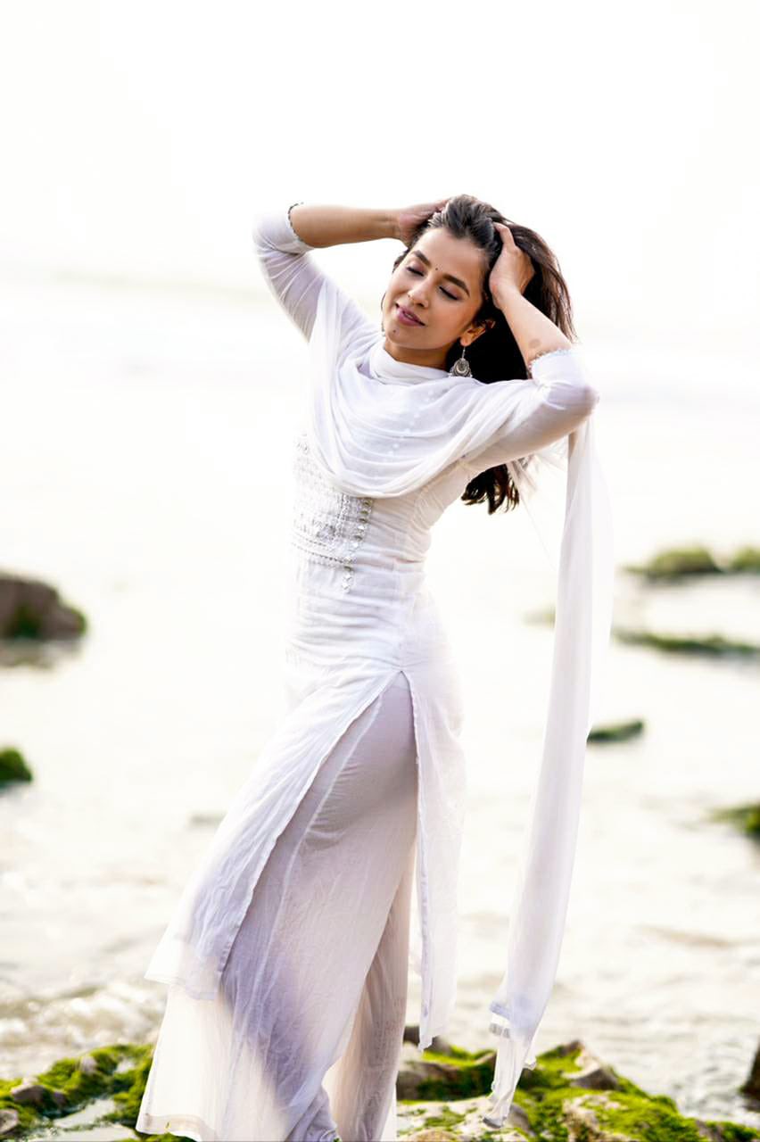 Komalee Prasad Stunning Images.