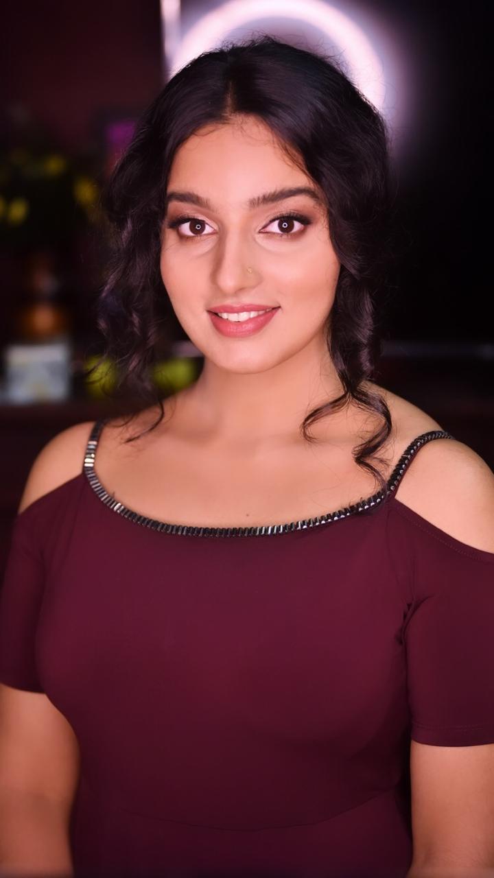 Malavika Menon Beautiful Images.