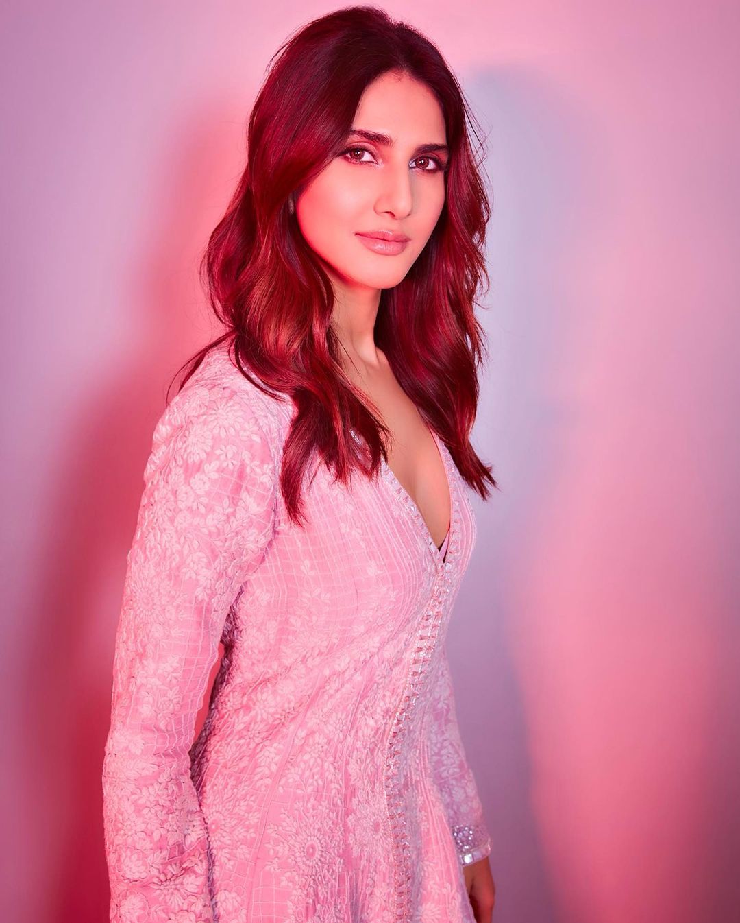Vaani Kapoor Sizzling Stills.