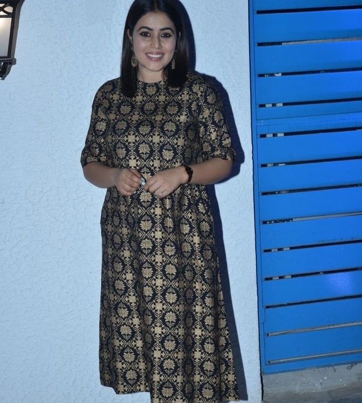 Poorna Amazing Images.