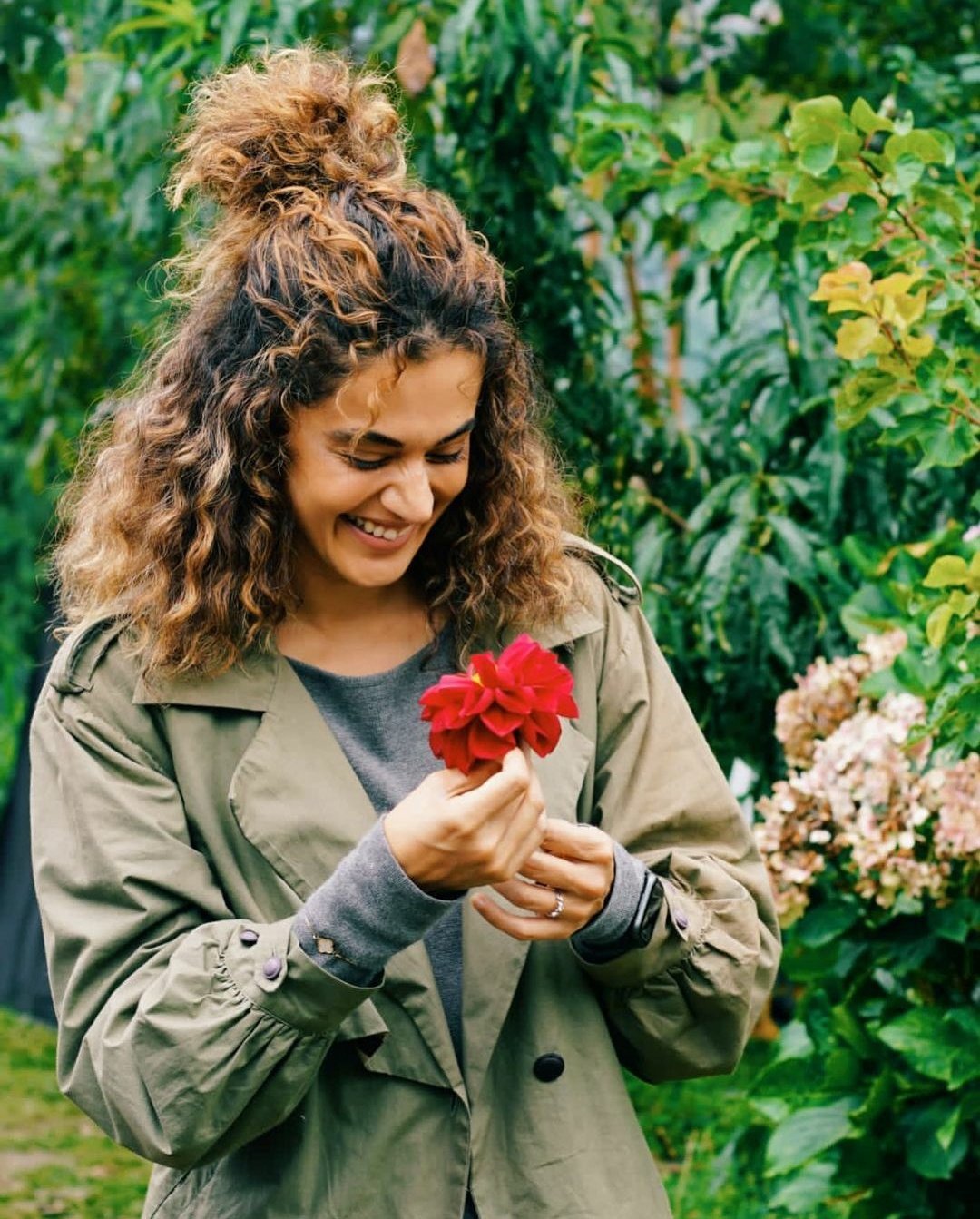 Taapsee Pannu Dazzling Photos.