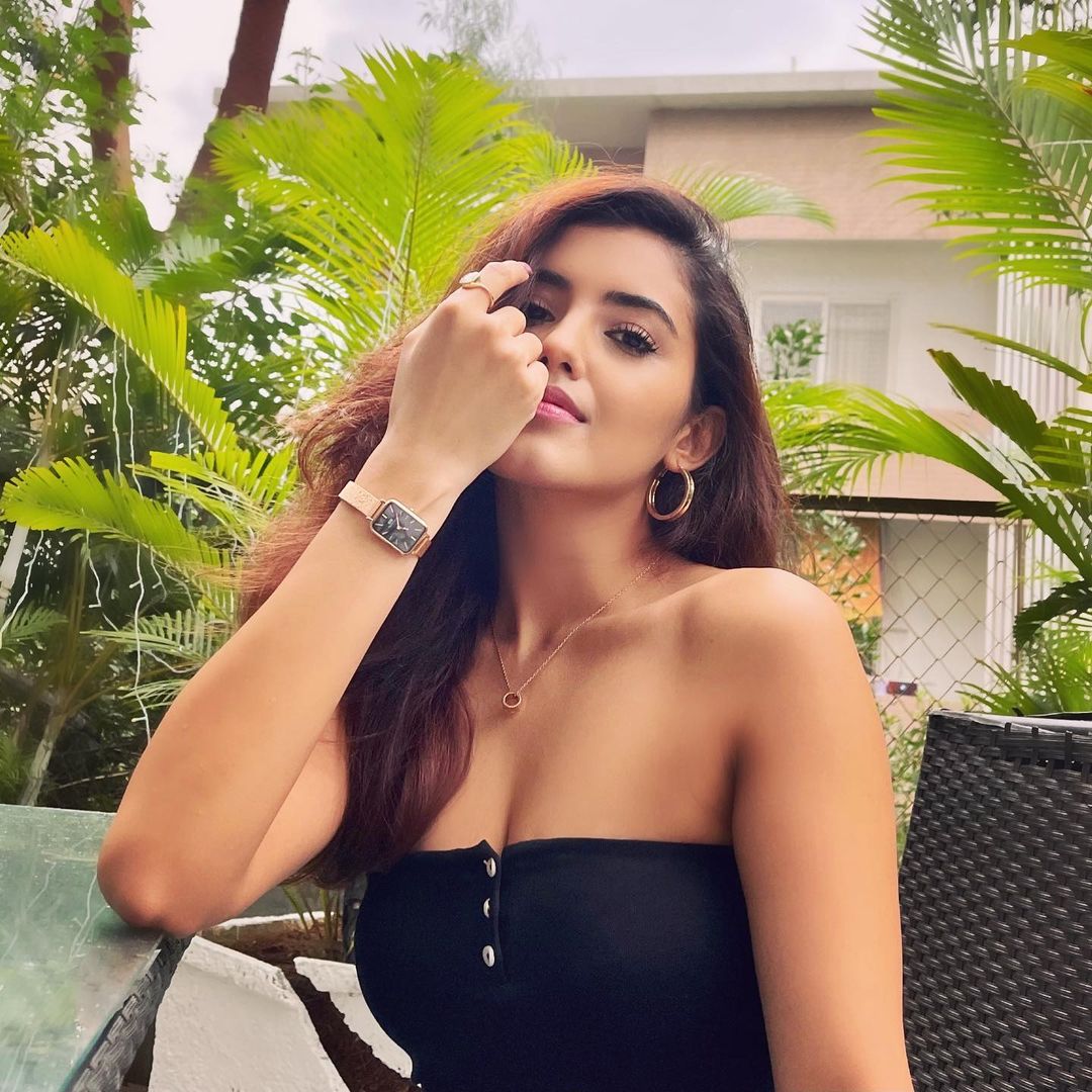 Malavika Sharma Amazing Photos.