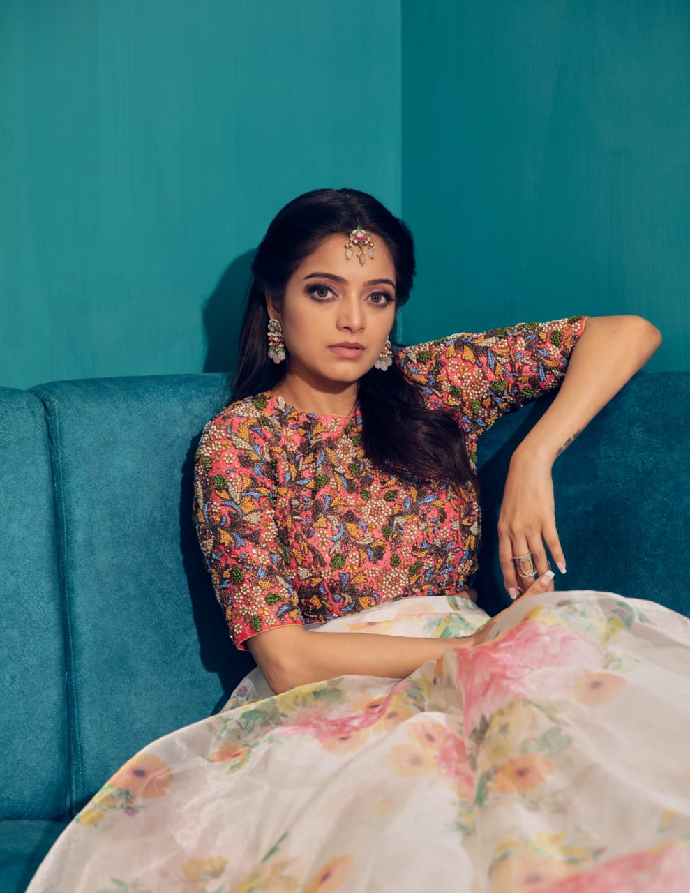 Actress Janani Iyer Sizzling Stills.