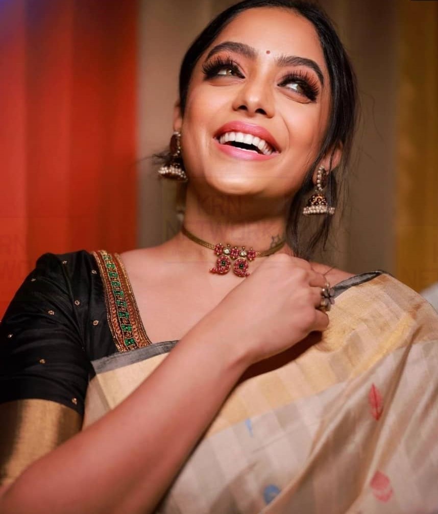 Abhirami Venkatachalam Stunning Stills.