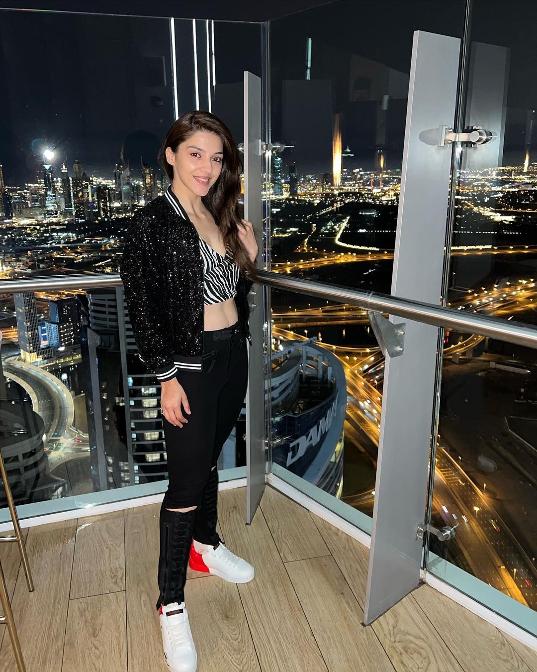 Amazing Stills of Mehreen Pirzada.