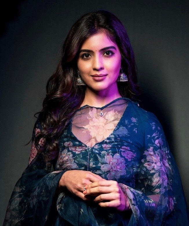 Amritha Aiyer Lovely Pics.