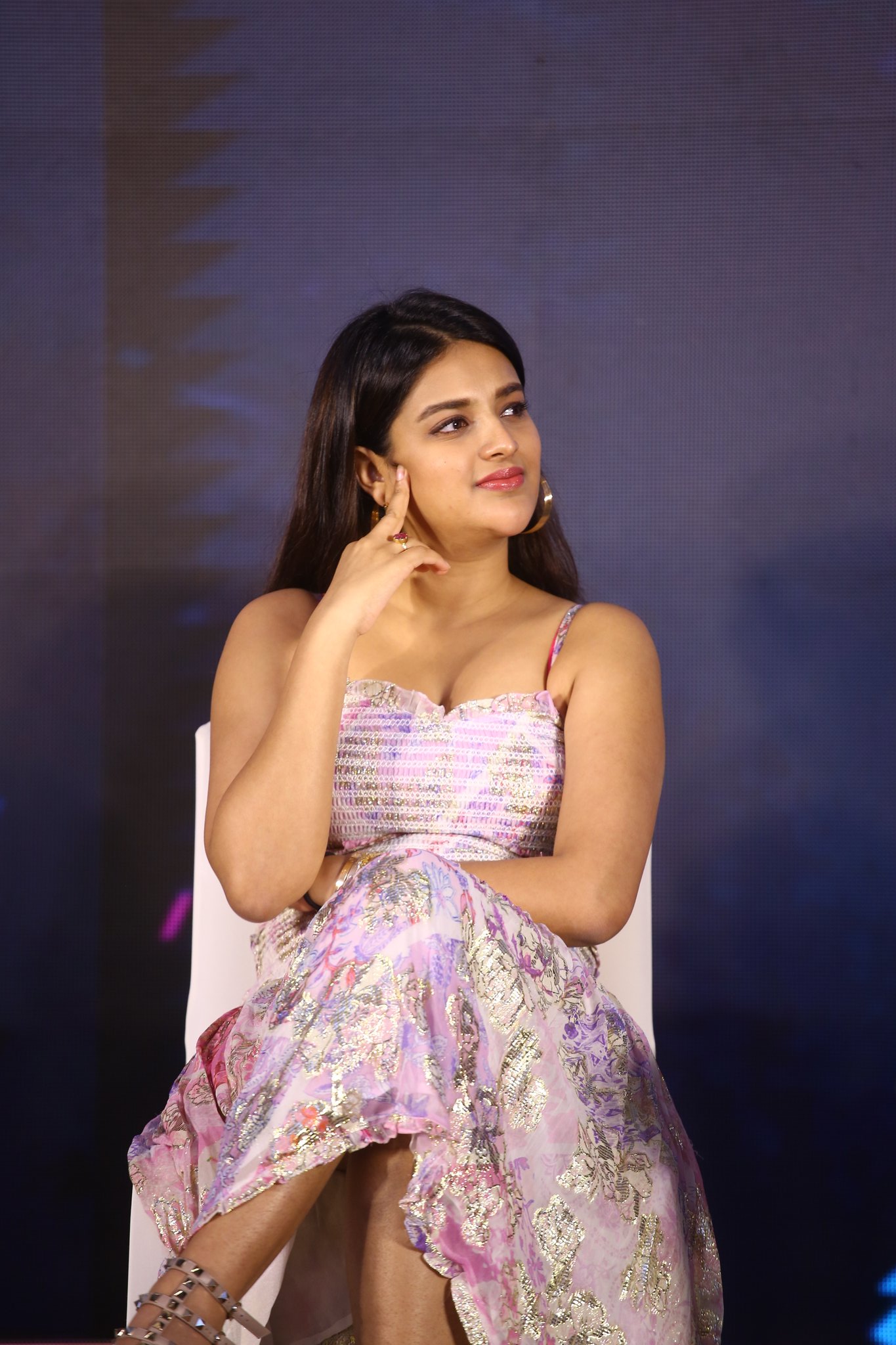 Nidhhi Agerwal Stunning Pics.