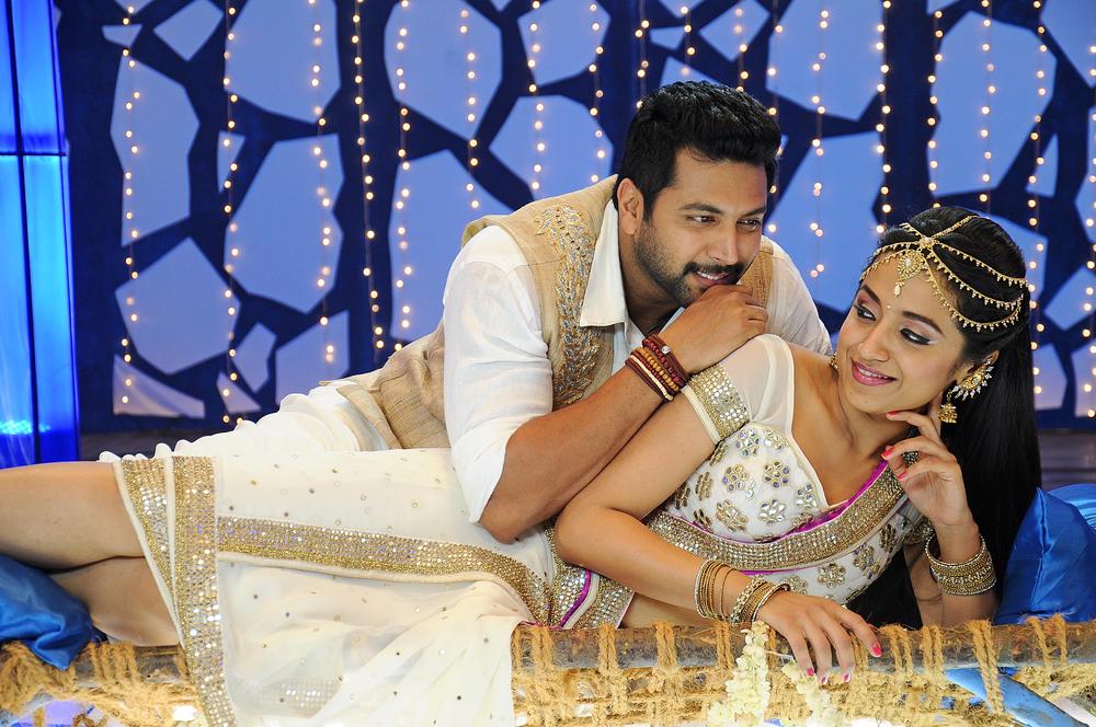 Sakalakala Vallavan Tamil Movie Stills | Jayam Ravi, Trisha Krishnan