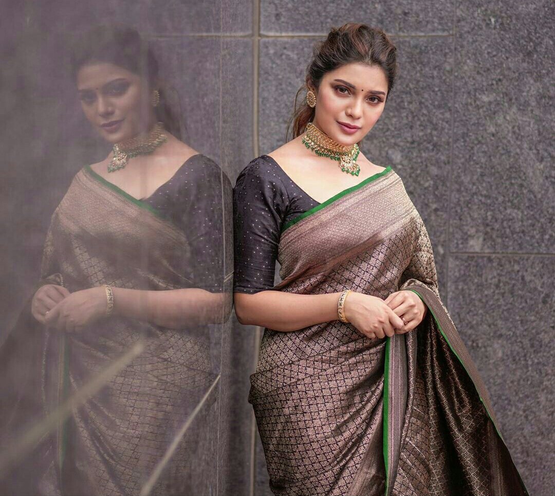 Aathmika Sizzling Pictures.