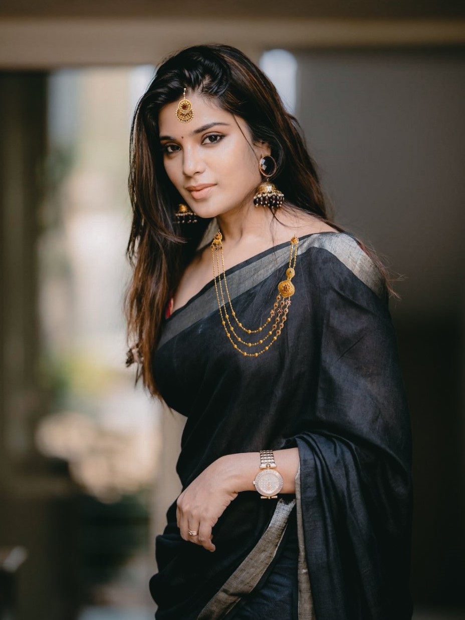 Aathmika Sizzling Pictures.