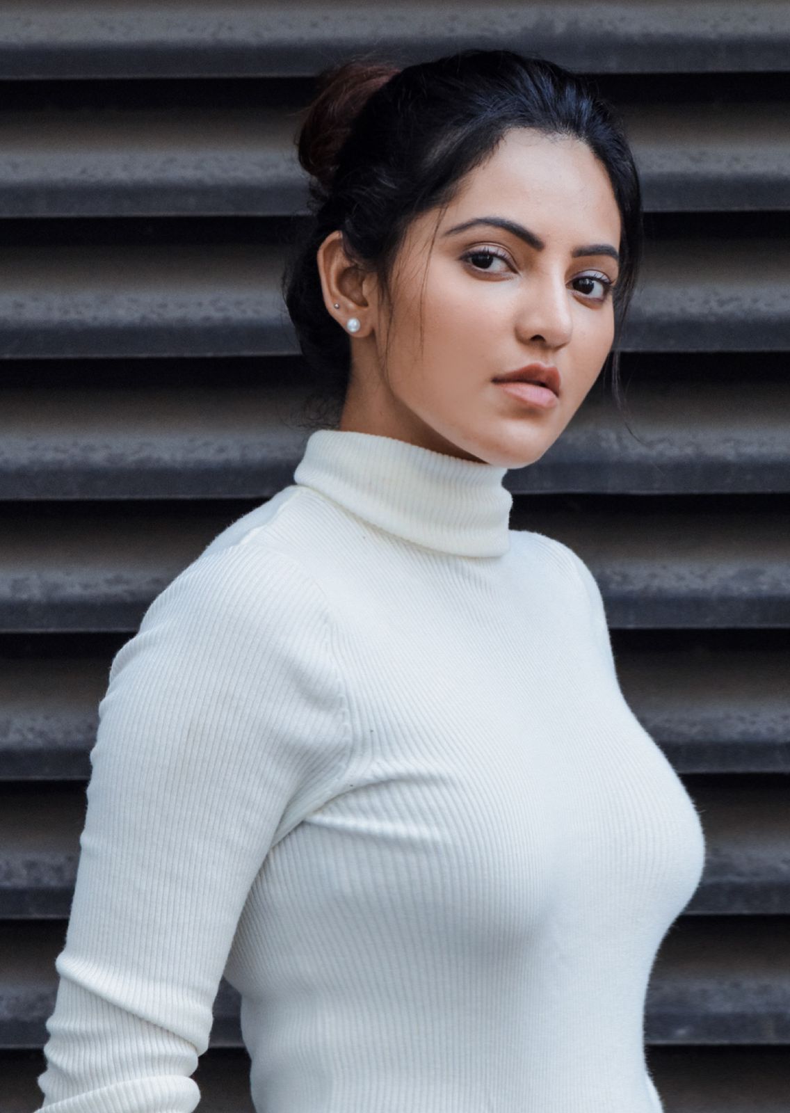 Athulya Ravi Dazzling Stills.