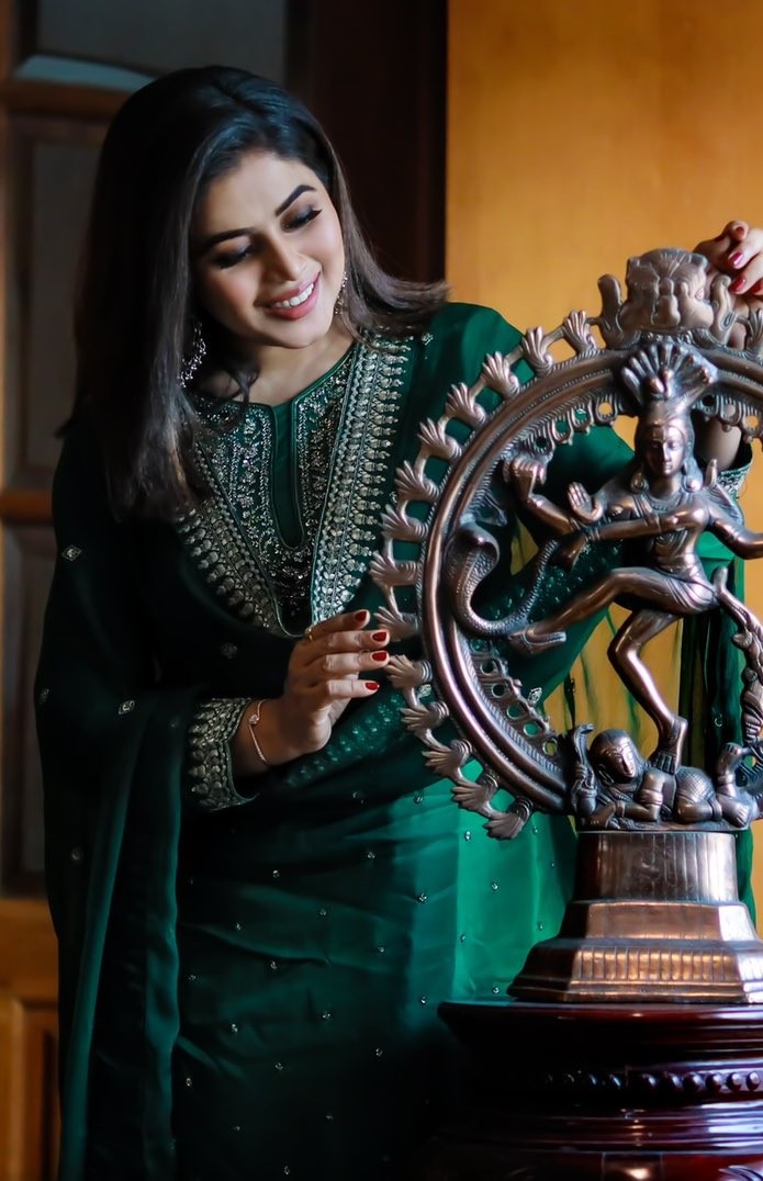 Poorna Beautiful Images.